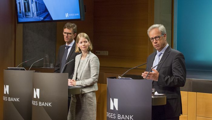 RENTEMØTE: Sentralbanksjef Øystein Olsen, direktør pengepolitikk (PPO) Ida Wolden Bache og direktør finansiell stabilitet (FST) Torbjørn Hægeland på rentemøte. Foto: Nils S. Aasheim/Norges Bank
